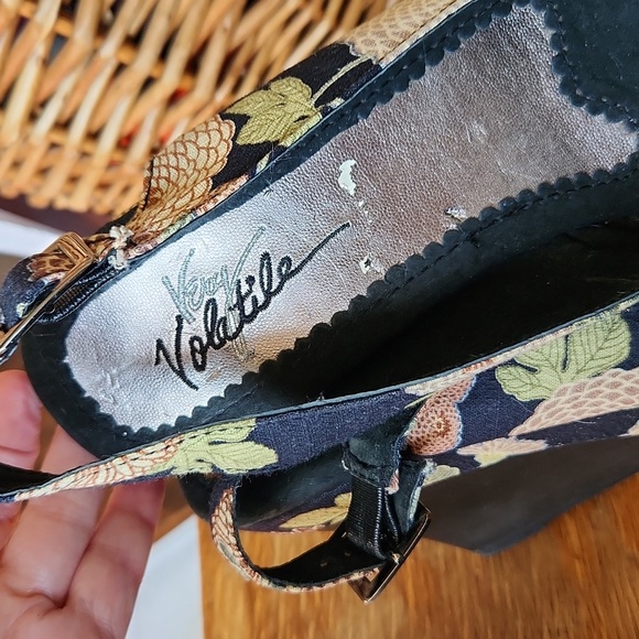 Very Volatile Canvas Floral Shoes - Picture 9 of 16